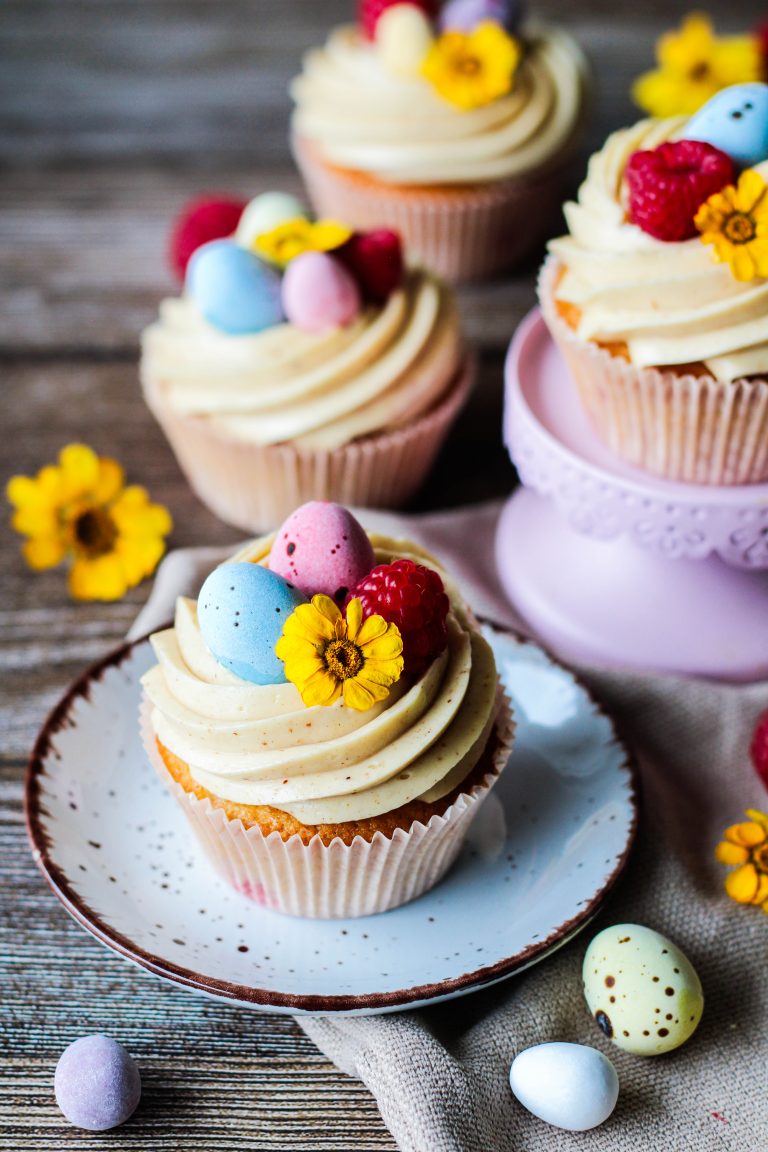 Oster-Cupcakes mit Mandelcreme